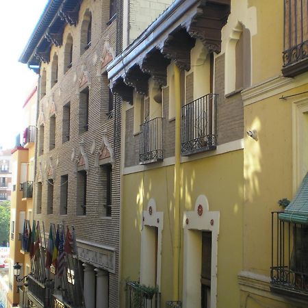 Apartamentos Turisticos Reyes Catolicos Zaragoza Exteriör bild