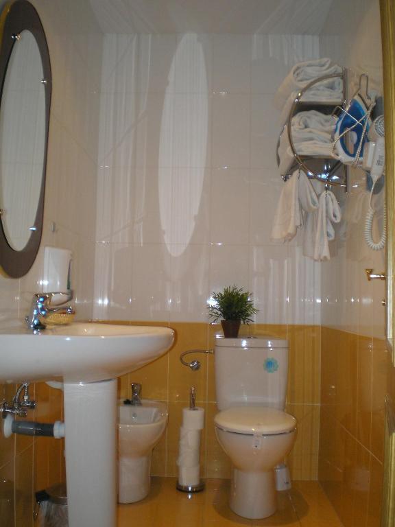 Apartamentos Turisticos Reyes Catolicos Zaragoza Rum bild